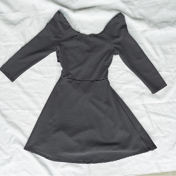 Forever 21 Dresses & Skirts - Striped Black and White Mini Dress